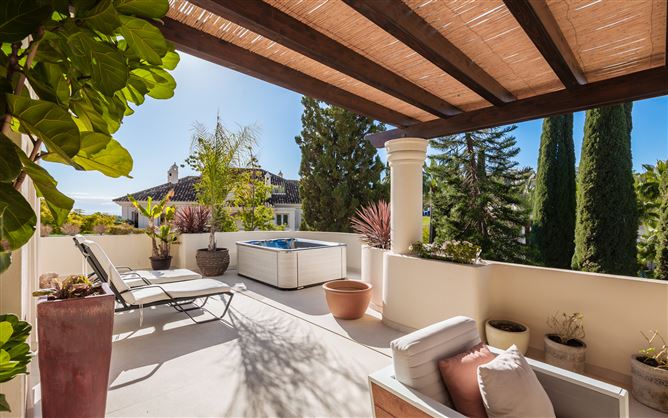 {name:Malaga, codeiso:MA}, Marbella, Nueva Andalucia, Las Alamandas, Spain - COSTA-01245P