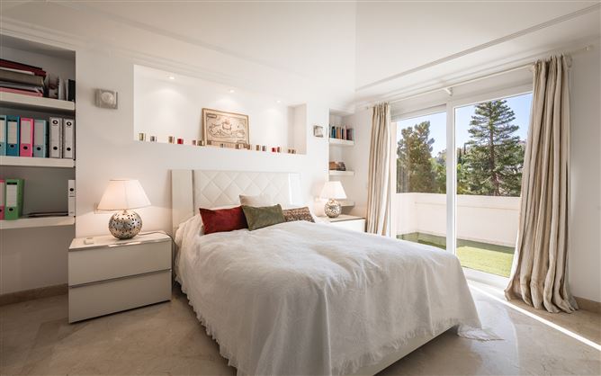 {name:Malaga, codeiso:MA}, Marbella, Nueva Andalucia, Las Alamandas, Spain - COSTA-01245P