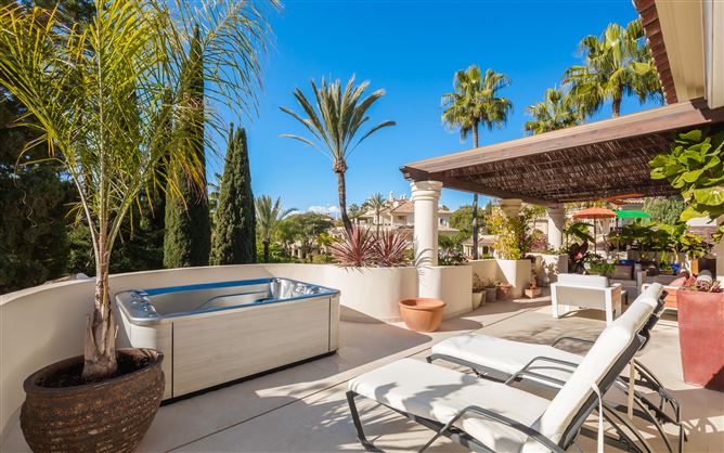 {name:Malaga, codeiso:MA}, Marbella, Nueva Andalucia, Las Alamandas, Spain - COSTA-01245P