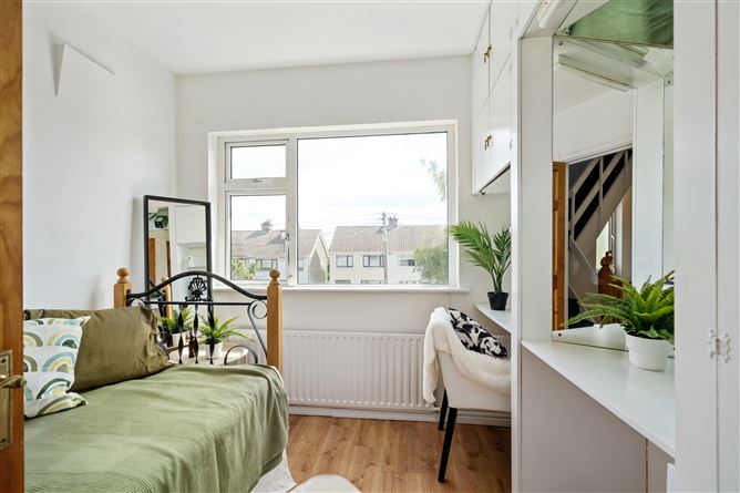 Photo 10 of 18 — 33 Ballinteer Crescent, Ballinteer, Dublin 16