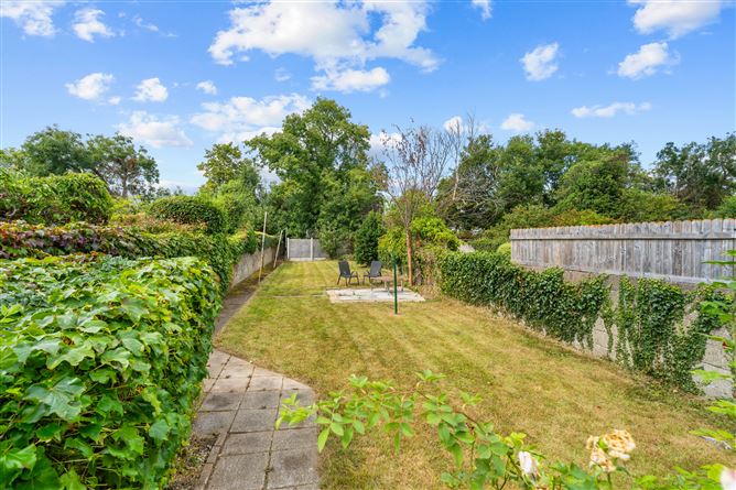 Photo 14 of 18 — 33 Ballinteer Crescent, Ballinteer, Dublin 16