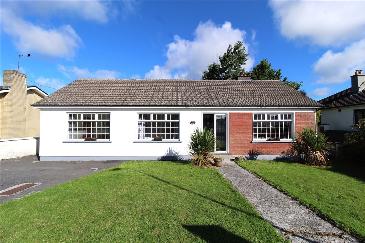 Tara House, 35 Knockaulin Drive, Ferbane, Offaly