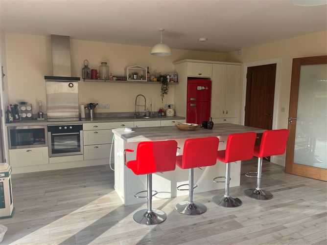 18 The Stables, Monivea, Co. Galway
