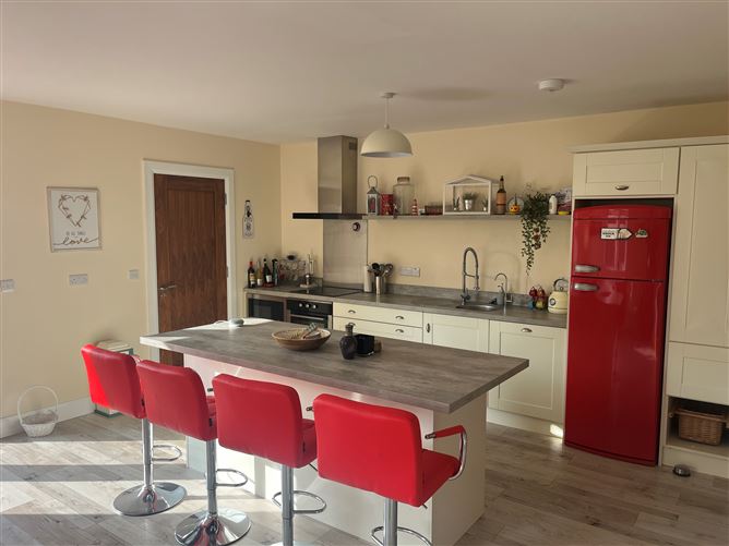 18 The Stables, Monivea, Co. Galway
