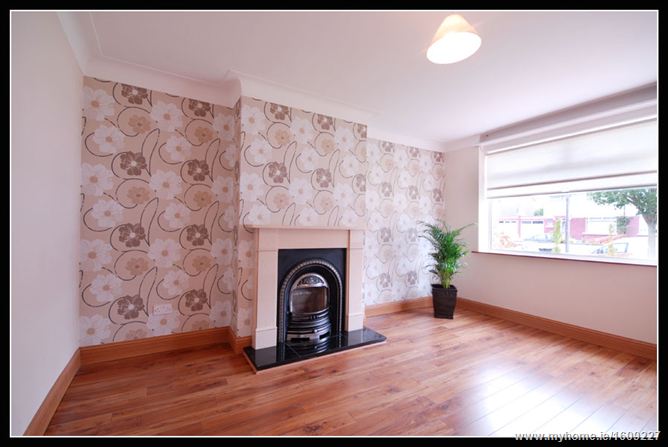 33 SHANGLAS ROAD, Santry,  Dublin 9