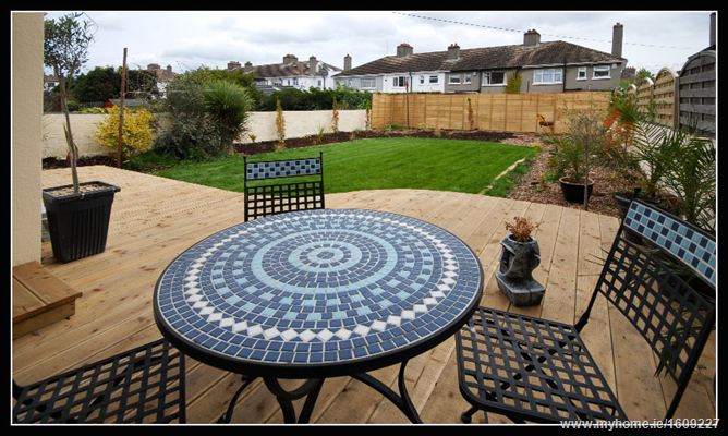 33 SHANGLAS ROAD, Santry,  Dublin 9