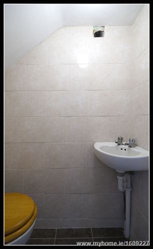 33 SHANGLAS ROAD, Santry,  Dublin 9