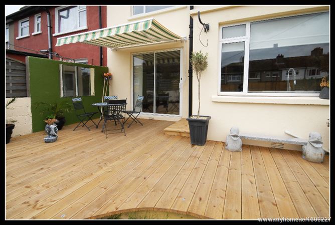 33 SHANGLAS ROAD, Santry,  Dublin 9