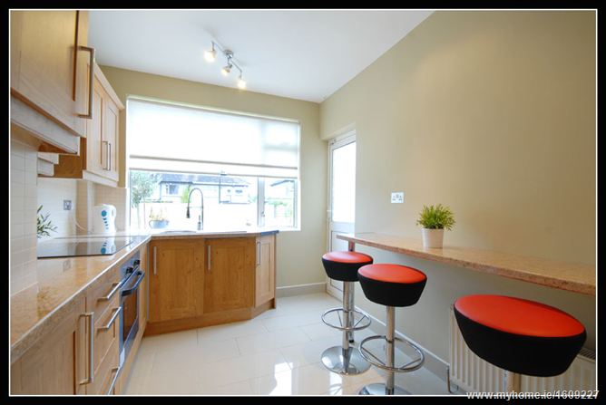 33 SHANGLAS ROAD, Santry,  Dublin 9