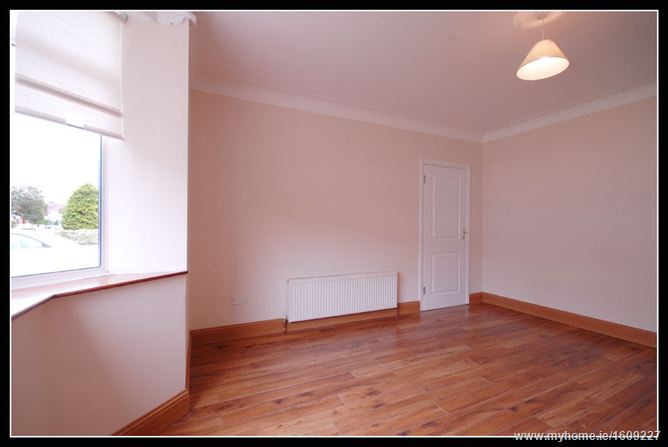 33 SHANGLAS ROAD, Santry,  Dublin 9