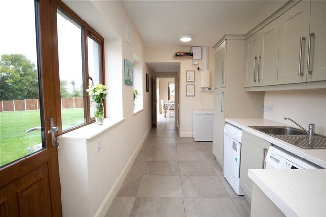 2 Ardmillan, Jerpoint West, Thomastown, Co. Kilkenny