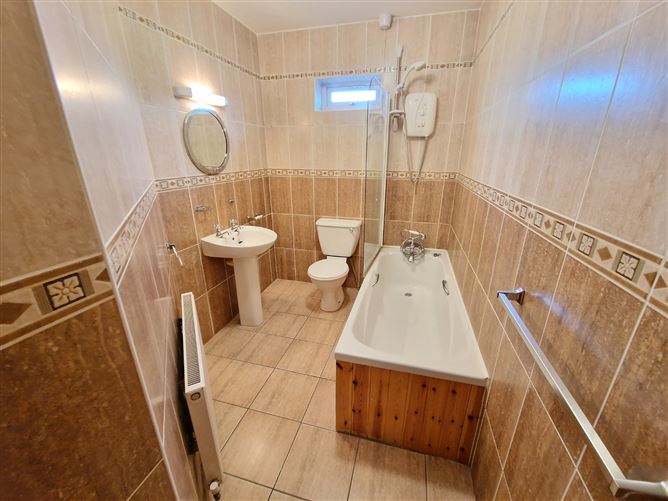 18 Waterside, Cappahard, Ennis, Co. Clare