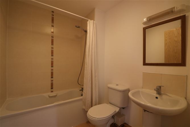 4 Castlegate Row, Adamstown Castle, Adamstown, Dublin