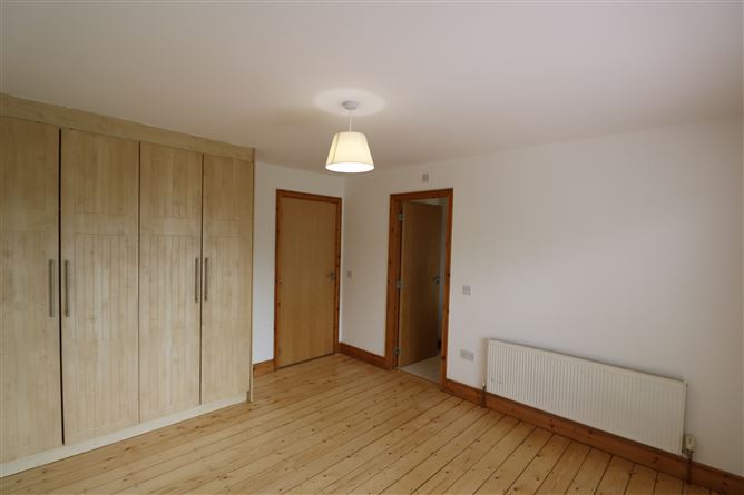 4 Castlegate Row, Adamstown Castle, Adamstown, Dublin