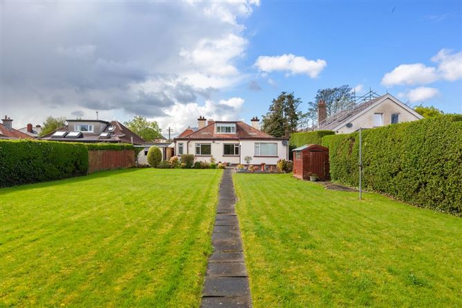 https://photos-a.propertyimages.ie/media/7/2/2/4899227/92d7704d-93a2-48c5-80b0-4818ddecac47_l.jpg