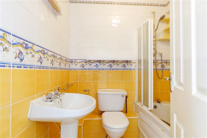 22 Galway Bay Apartments, Upper Salthill, Salthill, Galway