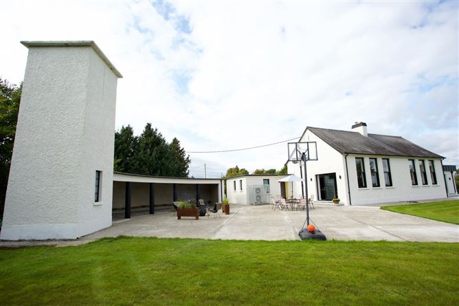Contemporary School House,Vacation Rental in Roscommon, Ireland