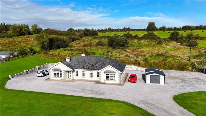 Riverview House, Meenatarriff, Newmarket, Co. Cork, P51 E658