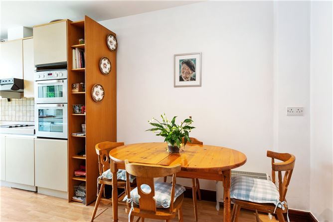 70 Merrion Village, Ballsbridge, Dublin 4