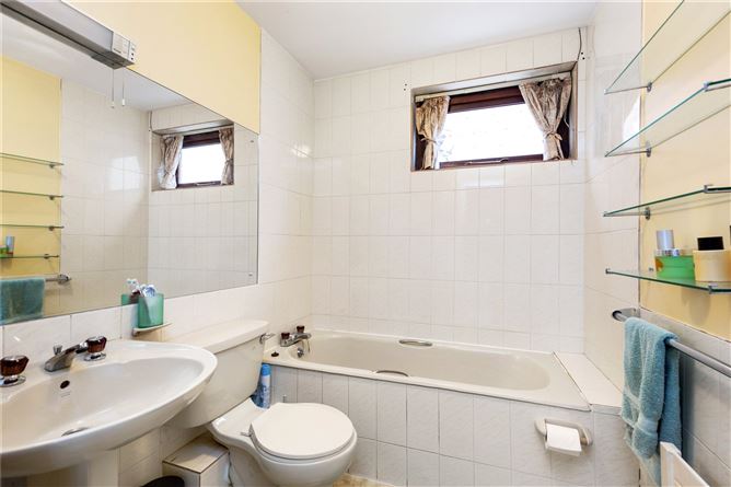 70 Merrion Village, Ballsbridge, Dublin 4