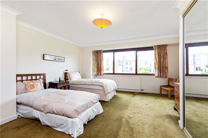 70 Merrion Village, Ballsbridge, Dublin 4