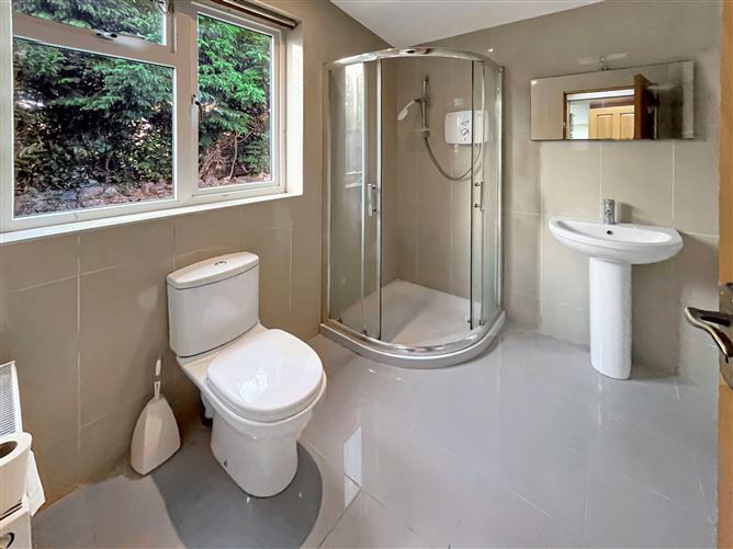 Renvyle, 14 Iona Drive, North Circular Road, Limerick