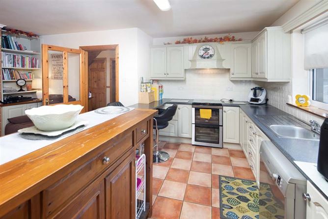 Cobh Cross, Carrigtwohill, Cork