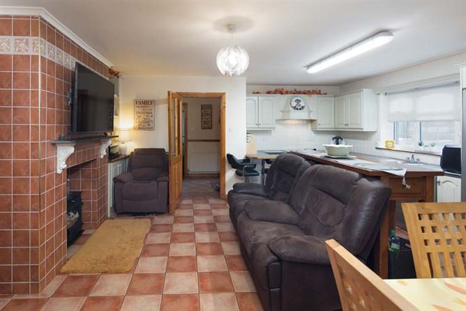 Cobh Cross, Carrigtwohill, Cork