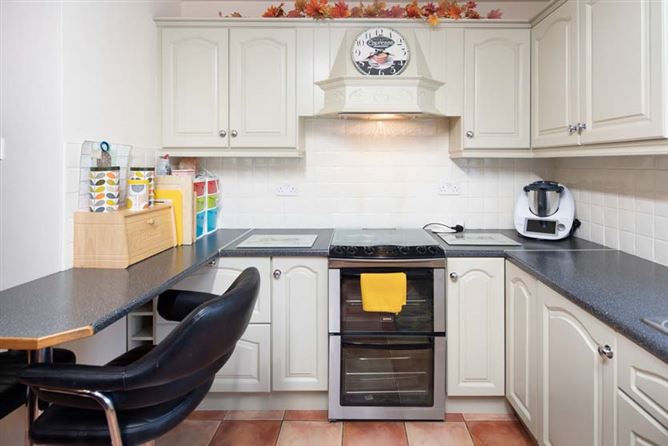 Cobh Cross, Carrigtwohill, Cork