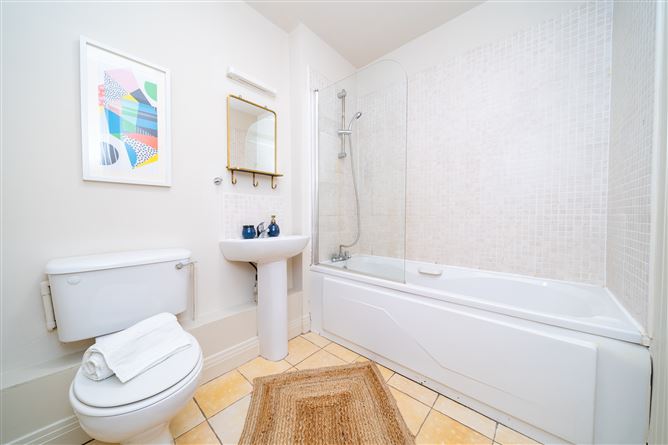 221 Gracepark Manor, Drumcondra, Dublin 9