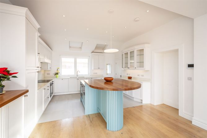 Thalassa, Ceanchor Road, Baily, Howth, Co. Dublin, Dublin 13