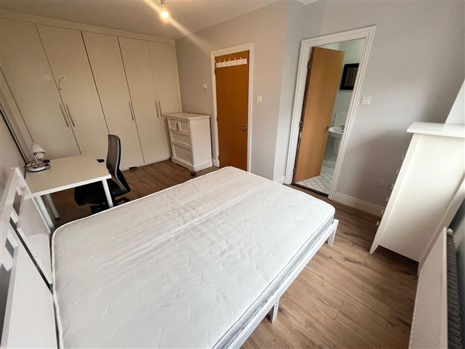 Hunters Court, Hunters Wood, Ballycullen, Dublin 24