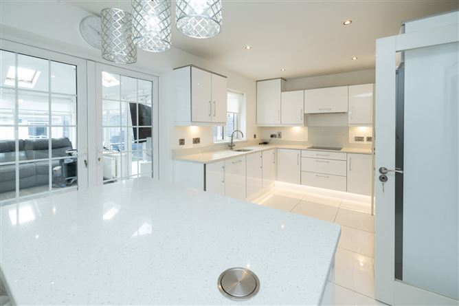 Photo 5 of 29 — 6 Castlegrange Green, Clondalkin, Dublin 22