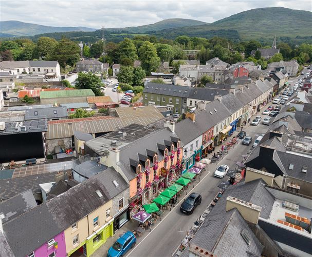 Photo 13 of 32 — 30 Henry Street, Kenmare, Co. Kerry
