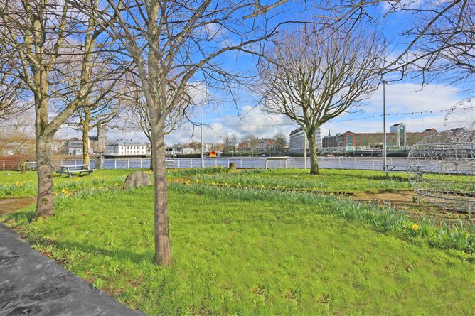 17 Castle Court, Clancy Strand, Limerick
