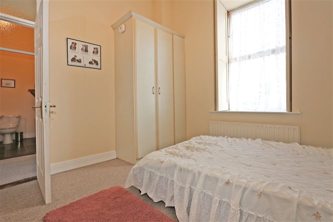 17 Castle Court, Clancy Strand, Limerick
