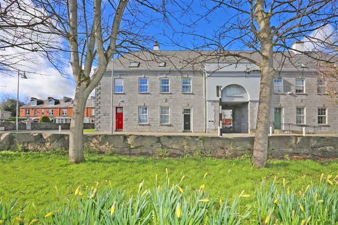 17 Castle Court, Clancy Strand, Limerick