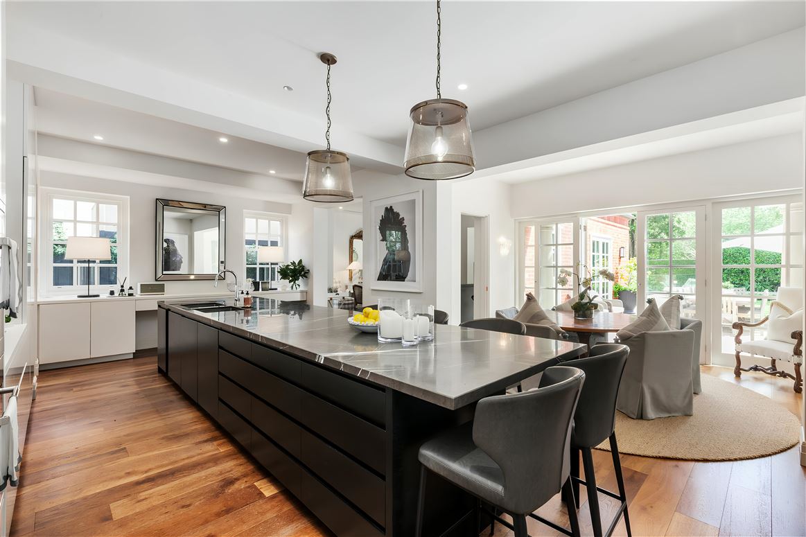 Melbourne Life,Toorak, Victoria, Australia