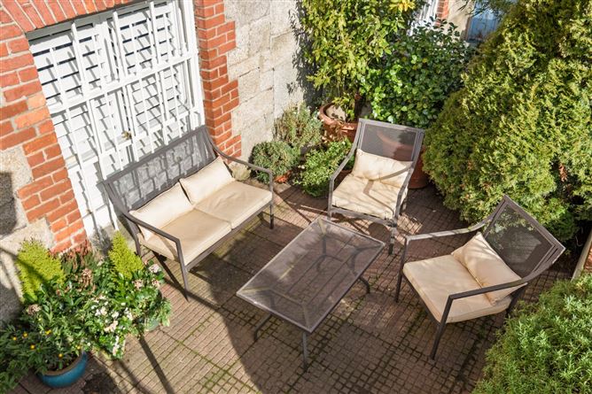 8 Kenilworth Square, Rathgar, Dublin 6