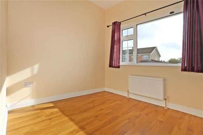 61 Tullyvarraga Crescent, Shannon, Co. Clare