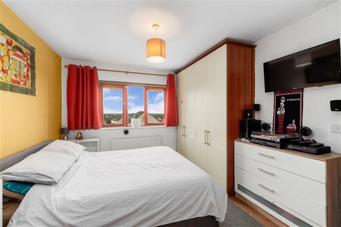 67 Deerpark Place, Kiltipper, Dublin 24
