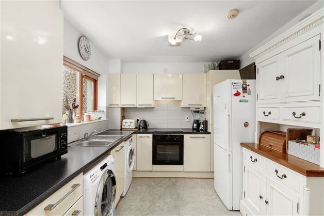 67 Deerpark Place, Kiltipper, Dublin 24