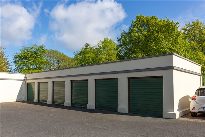 https://photos-a.propertyimages.ie/media/7/2/6/4997627/5d4086b9-6db0-4df9-8637-59c81bbdd362_l.jpg