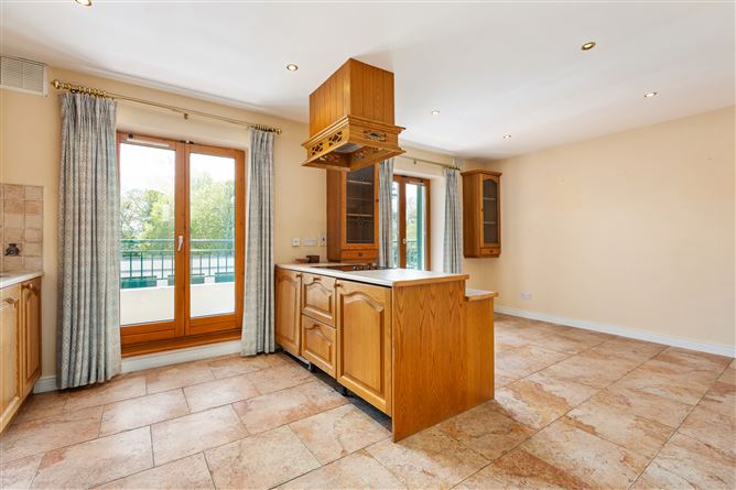 https://photos-a.propertyimages.ie/media/7/2/6/4997627/5d4086b9-6db0-4df9-8637-59c81bbdd362_l.jpg