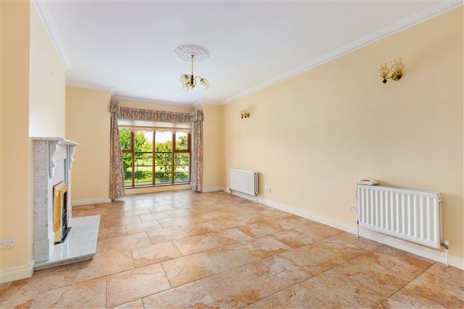 https://photos-a.propertyimages.ie/media/7/2/6/4997627/5d4086b9-6db0-4df9-8637-59c81bbdd362_l.jpg