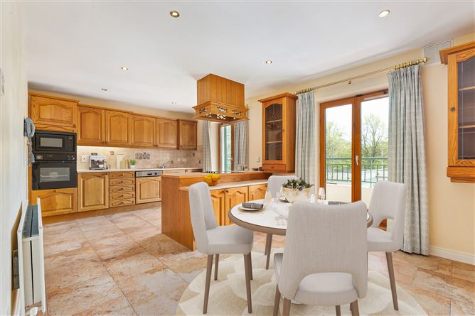https://photos-a.propertyimages.ie/media/7/2/6/4997627/5d4086b9-6db0-4df9-8637-59c81bbdd362_l.jpg