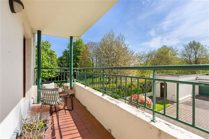 https://photos-a.propertyimages.ie/media/7/2/6/4997627/5d4086b9-6db0-4df9-8637-59c81bbdd362_l.jpg
