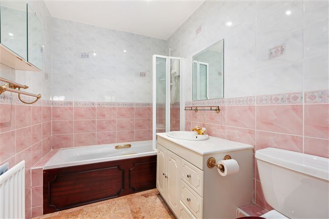 https://photos-a.propertyimages.ie/media/7/2/6/4997627/5d4086b9-6db0-4df9-8637-59c81bbdd362_l.jpg