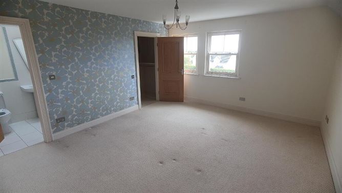 2 Woodvale Court, Letterkenny, Donegal