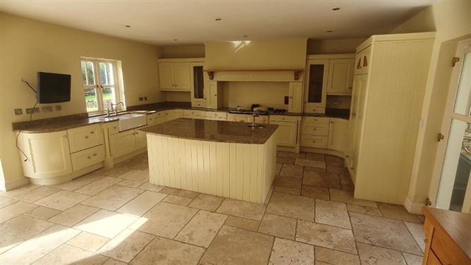 2 Woodvale Court, Letterkenny, Donegal